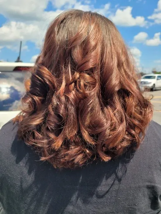 https://cdn.salonspotlight.com/photos/R4Ka7BGbMAJp9p1TNfRh/1e717aed-205c-4ace-83da-eae7ef131275_720x720