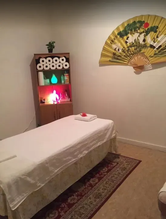 https://cdn.salonspotlight.com/photos/R9KlP35XnjnEEnZCd9yS/073ec9e0-e8a0-4a8a-bd63-fbd80fdd9a84_720x720