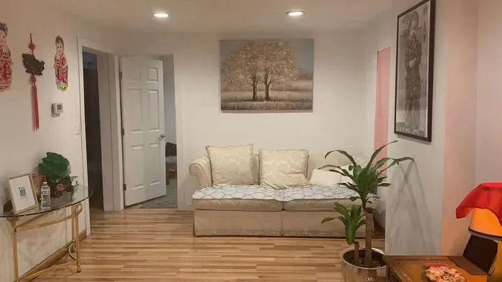 https://cdn.salonspotlight.com/photos/R9KlP35XnjnEEnZCd9yS/0e3c8af0-f8a5-4621-8064-b25c8a34c758_720x720