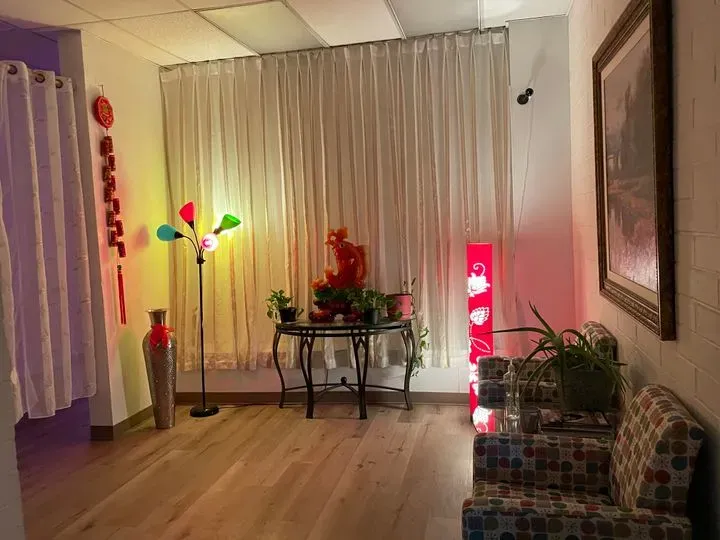 https://cdn.salonspotlight.com/photos/R9KlP35XnjnEEnZCd9yS/415b15c4-ddb3-4592-a4d3-a92edb88a525_720x720