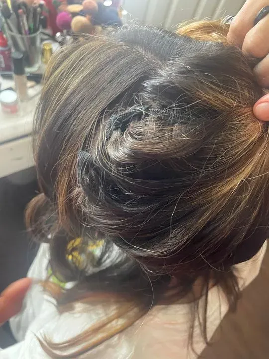 https://cdn.salonspotlight.com/photos/REfvBZvfxdlbxoRGXwSy/3dc6f674-0eda-4ad7-a480-f229928e84ac_720x720