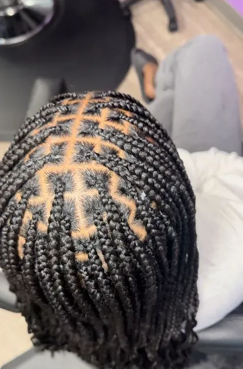 https://cdn.salonspotlight.com/photos/REfvBZvfxdlbxoRGXwSy/de7712eb-7084-431f-8278-da94aa1cdba1_720x720