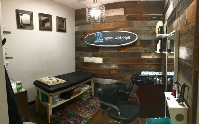 https://cdn.salonspotlight.com/photos/RK00hDvDufIJlEkjgQkz/15cd7558-a03f-4232-aa2a-24691b7fc3d5_720x720