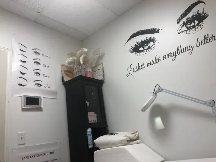 https://cdn.salonspotlight.com/photos/ROo31G1g6bZetjVPBBZG/9d6d6f7f-02bd-434f-aed5-bdfb84d0ae0c_720x720