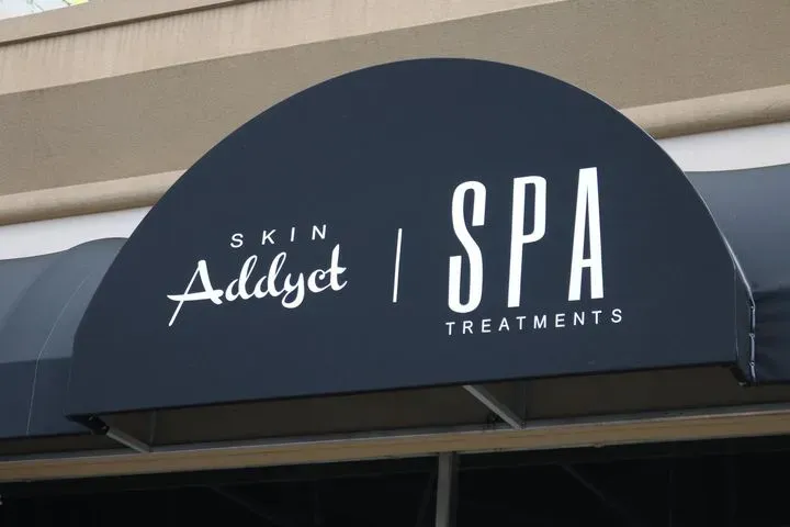 https://cdn.salonspotlight.com/photos/RQriV33E2Ywk30ugKyrJ/d4100cda-492b-47ee-b5ab-ffdcb05e77e6_720x720