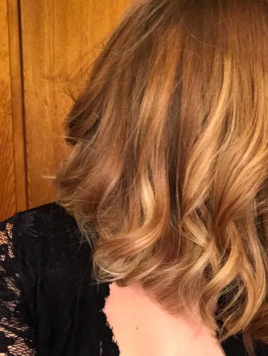https://cdn.salonspotlight.com/photos/RR1lgotonQBJpqEIg0HQ/92656e28-41ae-47bb-a94b-b43e9e0246c6_720x720