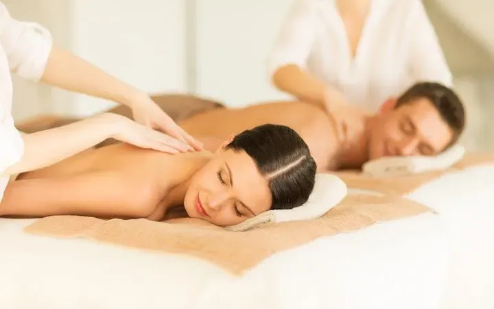 https://cdn.salonspotlight.com/photos/RSiQjqh6MCwgFSbT9L80/a341b952-7113-40c3-91d3-0e793b21f2db_720x720