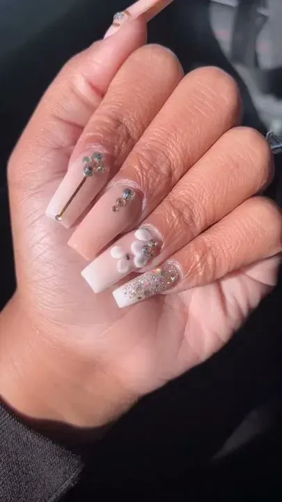 https://cdn.salonspotlight.com/photos/RUGFLxLNiWBZrCAAltNr/1391062a-9ae4-42c0-881f-5c958dabefbf_720x720
