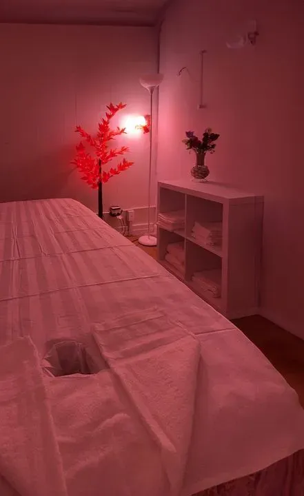 https://cdn.salonspotlight.com/photos/RVB4cfLQCK2ERAgmVmD4/7e226b0f-6a25-484a-ad01-a36a7d67b97c_720x720