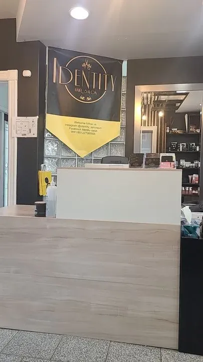 https://cdn.salonspotlight.com/photos/RWIO1J5E9tHBWzxH4az3/aaa993f3-b39f-4b96-b399-7a475ef83762_720x720