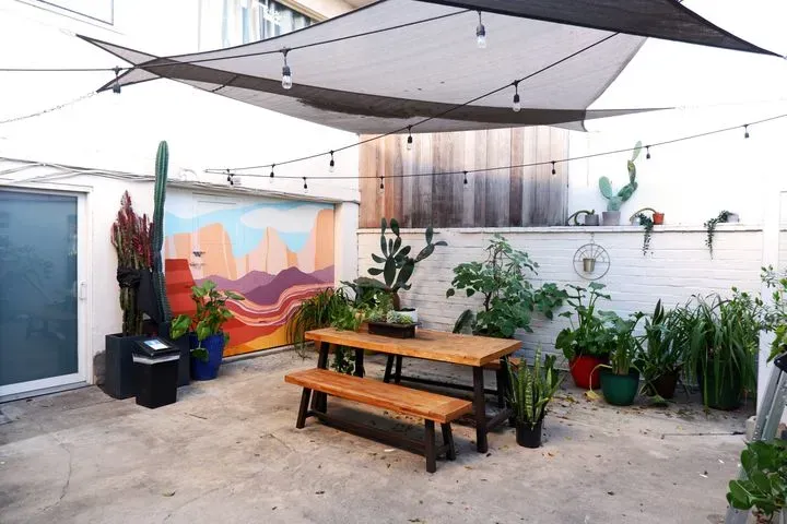 https://cdn.salonspotlight.com/photos/RXBQlk03PvwRSfnrxhcF/25fa2ea9-3105-4cb7-9334-b151e452e031_720x720