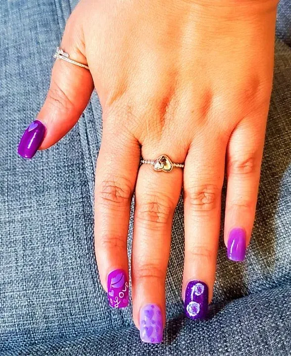 https://cdn.salonspotlight.com/photos/RZsWE7ejsr9xVZbOddxg/9fff0d8e-19e3-4a3e-b360-88a31204b135_720x720