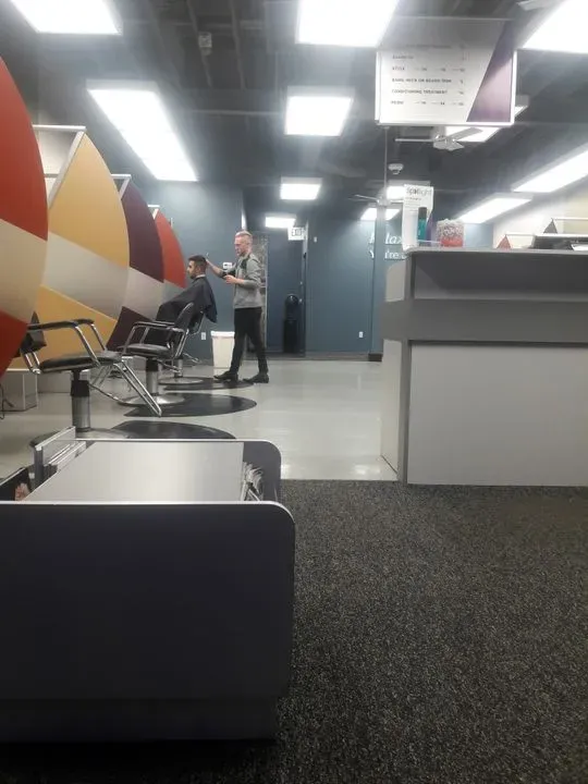 https://cdn.salonspotlight.com/photos/RcYggQHeyHEezstEi8b4/fb28b781-329d-4ca8-957f-07d61dc72172_720x720
