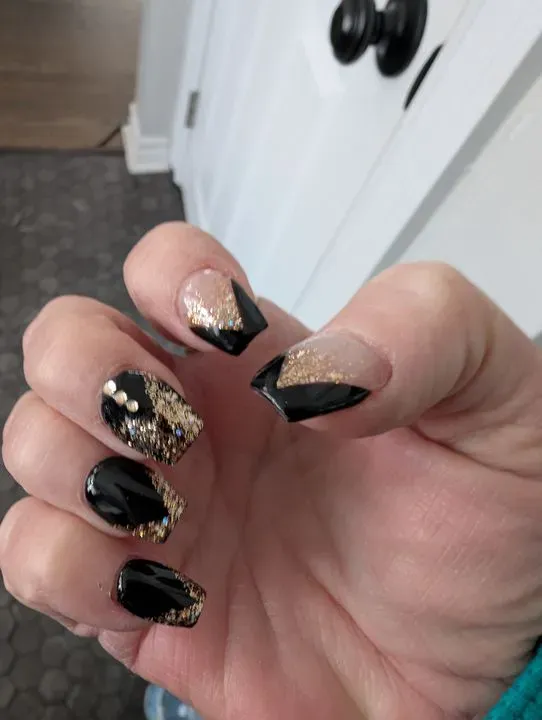 https://cdn.salonspotlight.com/photos/RdkRvs6cKMoMLiXpfSIM/e1d74006-2d70-4c88-b252-898046daaa01_720x720