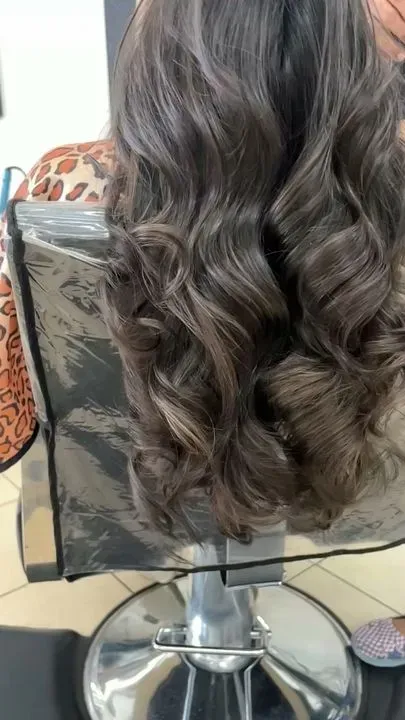 https://cdn.salonspotlight.com/photos/RdyRCXG7KXzyqufwZefa/b9927641-0382-4621-bdae-a96aed99e3ff_720x720