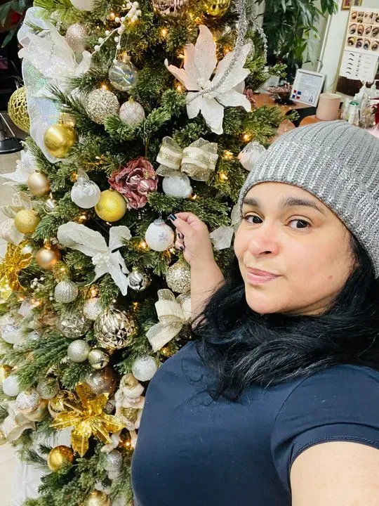 https://cdn.salonspotlight.com/photos/RfPlxog9cKVSCheBufOa/5a542be4-8e4c-4f38-8eac-503eebbbd08a_720x720