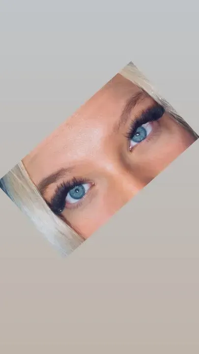 https://cdn.salonspotlight.com/photos/RgSTiQ21IBUJaY8ArKyd/cdf7fccc-bd58-44f5-9c7b-57e7c0977df8_720x720