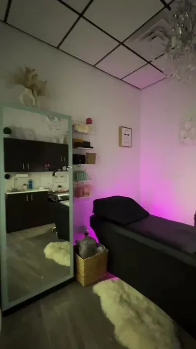 https://cdn.salonspotlight.com/photos/RgSTiQ21IBUJaY8ArKyd/ea9205df-41dc-44ed-a04d-98ff7136cfdd_720x720