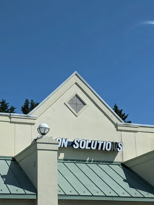 https://cdn.salonspotlight.com/photos/RiYMRhk0imMkYGtThO69/ecf70b5c-27d9-444f-b1d3-950b7a6d4794_720x720