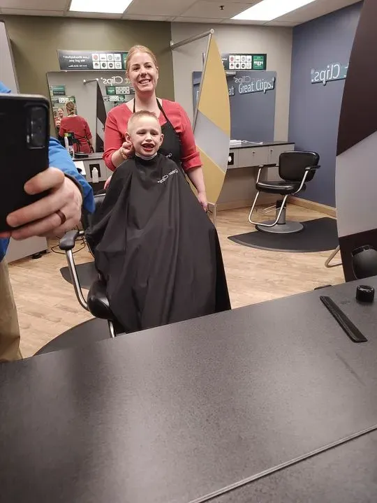 https://cdn.salonspotlight.com/photos/RkMipdVmnR0kjrboo0mw/8b622c24-ffb7-4e76-9236-4e6aab1e43eb_720x720