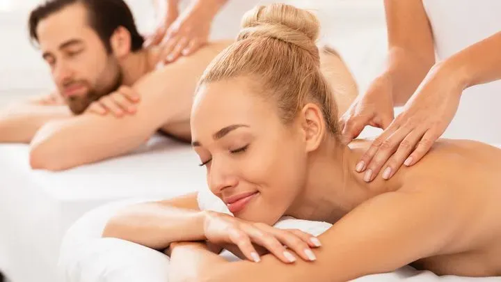https://cdn.salonspotlight.com/photos/RmoudzPuC4h7pxD3HeIK/c611f2bf-a39e-429c-bef2-b4a42c782e9c_720x720
