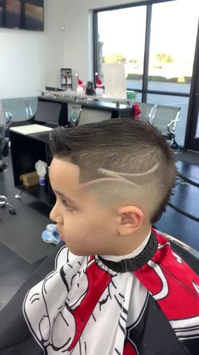 https://cdn.salonspotlight.com/photos/Rn45RGehasNuPDVVrLQv/abcc9951-651e-461c-a9ca-b2e46e0cd44b_720x720