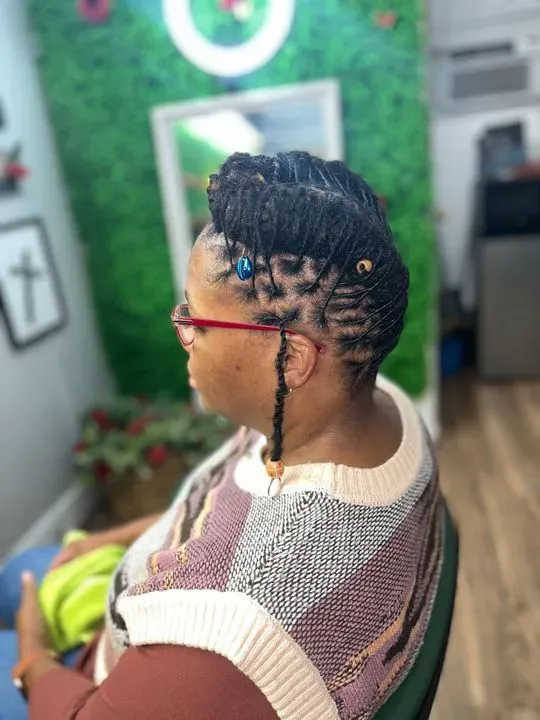 https://cdn.salonspotlight.com/photos/RpJR3NjBI4JVaCQtJvGg/80e32063-0eec-4542-8d44-d183ab050660_720x720