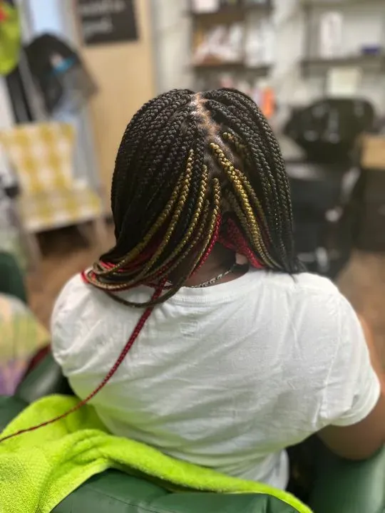 https://cdn.salonspotlight.com/photos/RpJR3NjBI4JVaCQtJvGg/b226ac87-b444-4ea7-bcf6-ae207c7399ab_720x720