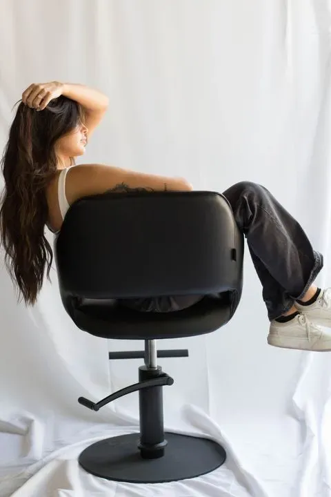 https://cdn.salonspotlight.com/photos/RqiQKNxtwynhohK7Rbkb/98400b3c-b20c-4d8c-9a75-3698ac6ff7b7_720x720