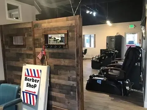 https://cdn.salonspotlight.com/photos/RsUyz7cKDVOuE6zsOXgG/58867425-9e43-4ae5-9a25-f16e36184cec_720x720
