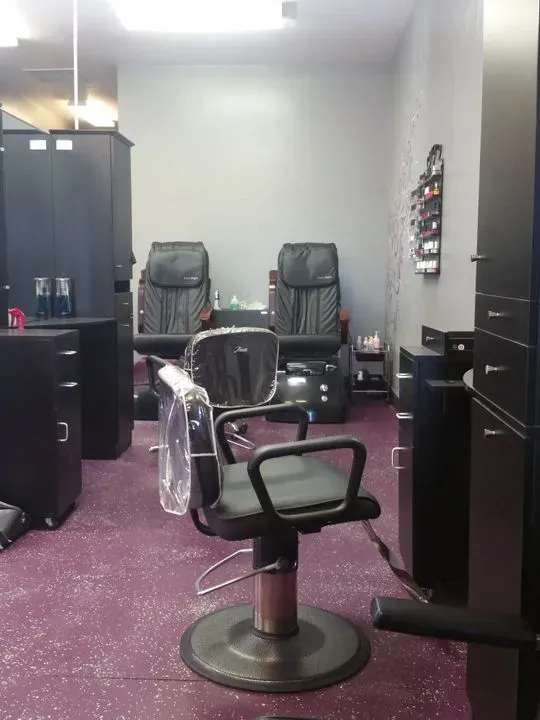 https://cdn.salonspotlight.com/photos/RsUyz7cKDVOuE6zsOXgG/94322809-46b4-4f29-941f-91686d19258c_720x720
