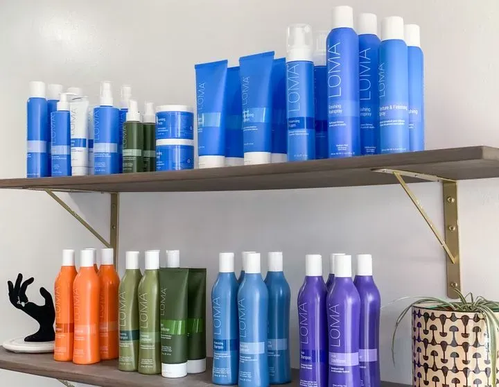 https://cdn.salonspotlight.com/photos/RuH541B7mUSgyBb9u37F/6e08222e-29b8-4d8a-a3ea-071668b49663_720x720