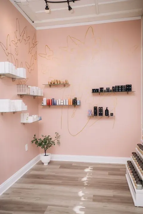 https://cdn.salonspotlight.com/photos/RuWB02kCpixTLNd6lmxE/9186500a-cf54-4a04-b612-d2c1b1800abc_720x720