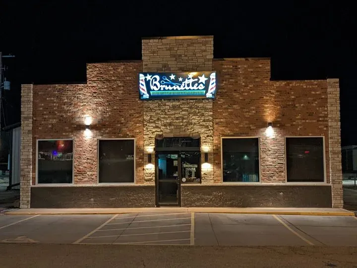 https://cdn.salonspotlight.com/photos/RvOnhPQfc1X3cYpcJFN4/75fa7213-6734-4918-89ae-c0ef03c7271b_720x720