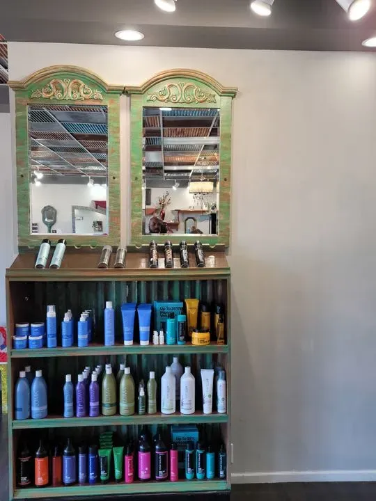 https://cdn.salonspotlight.com/photos/RvOnhPQfc1X3cYpcJFN4/cab0d728-37fc-4dea-9336-3e0f47c2ff17_720x720