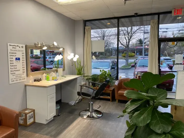 https://cdn.salonspotlight.com/photos/RvgENWt5sIfRq3y441Wc/f529555b-8898-41b8-9088-7bac52c71877_720x720