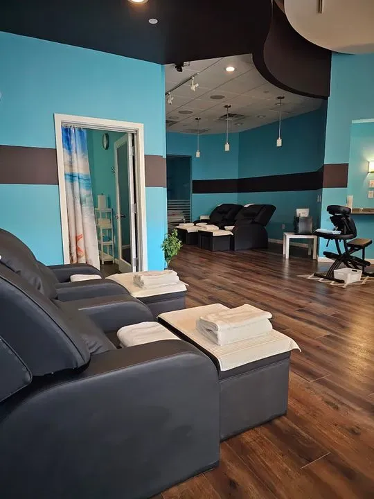 https://cdn.salonspotlight.com/photos/RxZ8d6ngp9s1NPJsMHEP/7440e1b1-dc66-4337-8530-3293c4ca798a_720x720