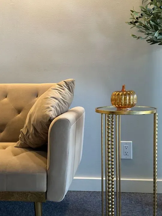 https://cdn.salonspotlight.com/photos/Rxure2OPYk7CMlaQ4b85/7d23cf27-15ee-42ad-9d02-53f1bd1d1935_720x720