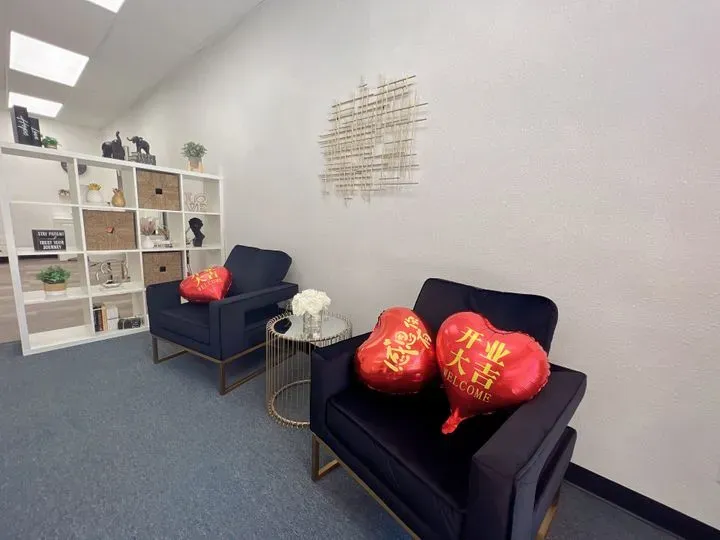 https://cdn.salonspotlight.com/photos/Ry9jIlIlzm1L6Cfck8Gp/5d155d7f-2299-46eb-b8f1-2daabfd7735d_720x720