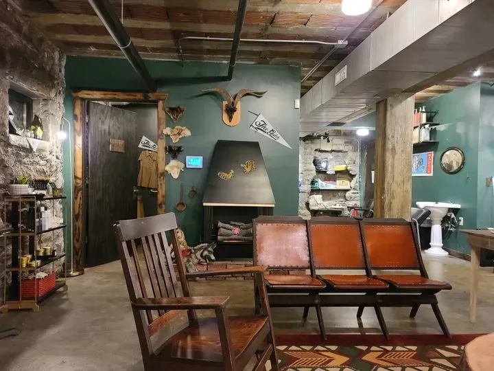 https://cdn.salonspotlight.com/photos/Rz3EfQjgFYpPkOzPREra/2a94fe77-85f0-4d5b-9164-f837b6b6c368_720x720