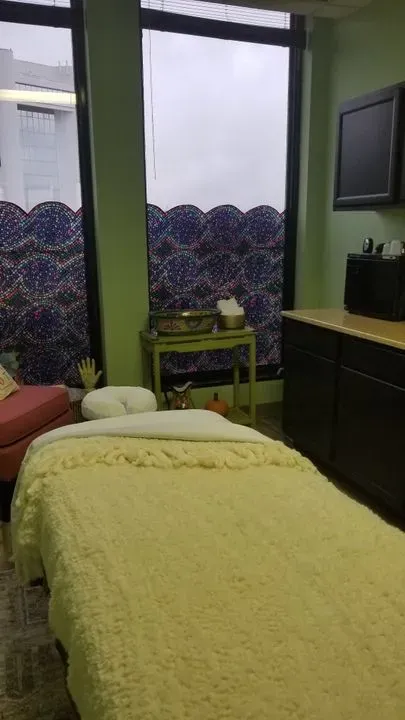 https://cdn.salonspotlight.com/photos/S0G5QgW7T5aZzl9tGybY/352bf810-dcfc-4027-b7ee-4af19ba68561_720x720