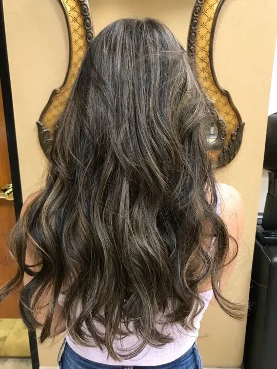 https://cdn.salonspotlight.com/photos/S1LCLfzySnrZBD9lpRsl/2fd456b9-056a-4aab-ac97-2a72a24b0911_720x720