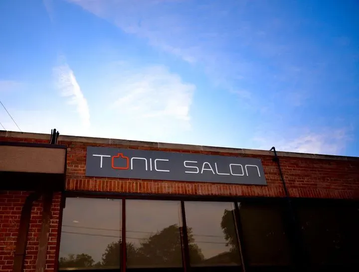 https://cdn.salonspotlight.com/photos/S3ULEW4JRoc76xUR3wZ1/673f2d15-c8e2-4943-ae78-48b2dd1af8bb_720x720