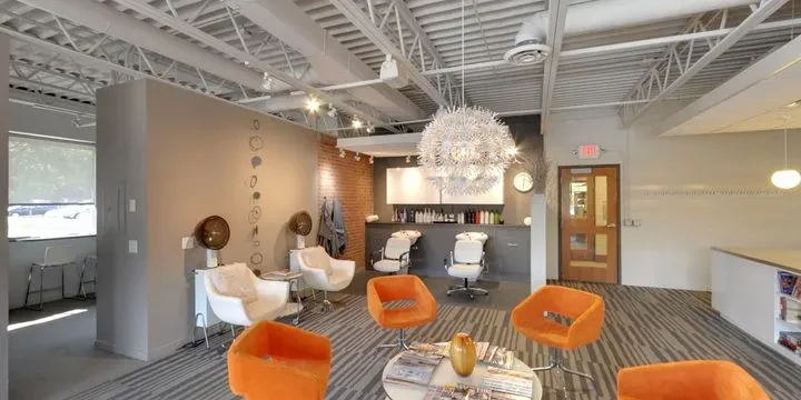 https://cdn.salonspotlight.com/photos/S3ULEW4JRoc76xUR3wZ1/e45282fa-45c5-4cba-b7b5-3d8b4000ab6b_720x720
