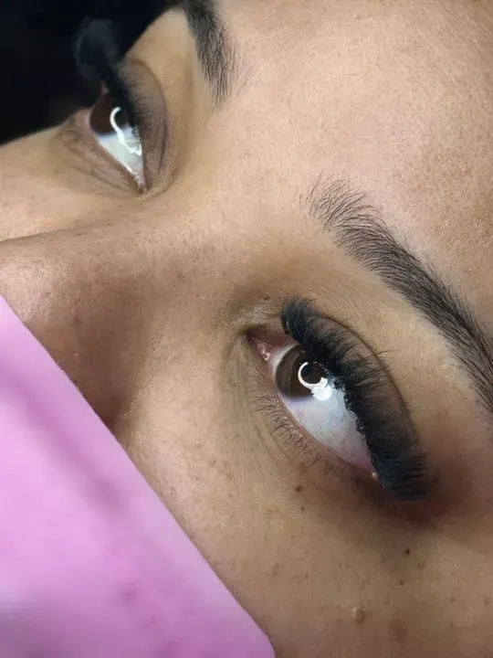 https://cdn.salonspotlight.com/photos/S513dz9jZCGz1DiJN6nI/f27737a6-fb40-4622-9157-e13babe5a2a7_720x720