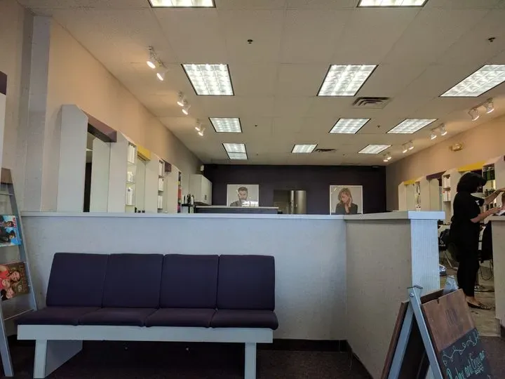 https://cdn.salonspotlight.com/photos/S6e3TKugh8l6xh2hSRkg/51990107-ec99-479a-b11e-4f82dd3465fc_720x720