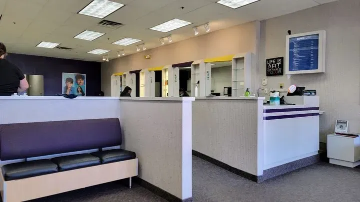 https://cdn.salonspotlight.com/photos/S6e3TKugh8l6xh2hSRkg/5d0b44e8-35e2-4f5d-a1e3-30c13810c40f_720x720