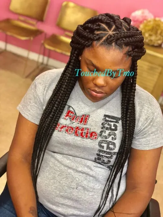 https://cdn.salonspotlight.com/photos/S8VfoRrObmv1nkgxcjzo/89997457-edfb-4939-9609-754d5217a813_720x720