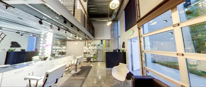 https://cdn.salonspotlight.com/photos/S8pMLzx9XnHxt0HYUhri/ad6c6686-7a2c-406d-b86e-4b88da7d4c24_720x720