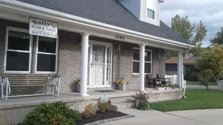 https://cdn.salonspotlight.com/photos/S8xdGHuLrxWRAqrShdaR/35dd3e20-f05e-4e9c-9e46-63931a3a7a4b_720x720